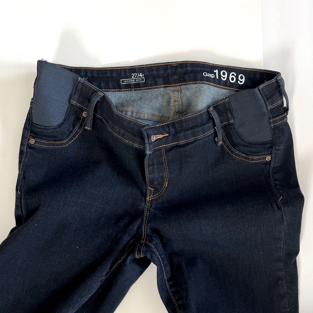 GAP Maternity jeans size 27/4